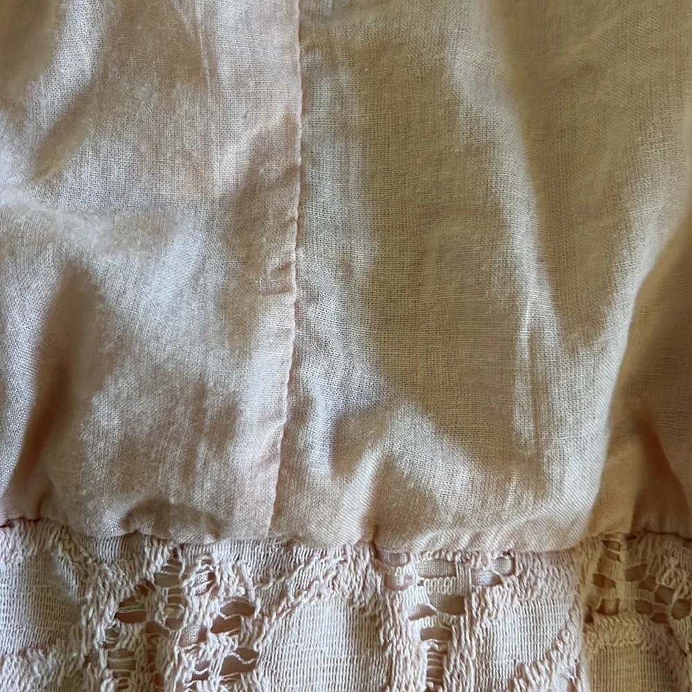 Jack by BB Dakota pale melon, crocheted jacket. Zipper front. Size Medium.
